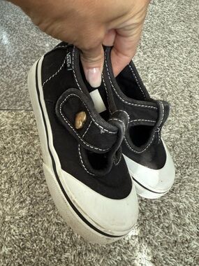 Vans Leena Mary Jane Heart size 7
